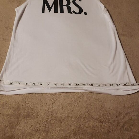 MODERN Lux. White tank with "MRS." print - Picture 6 of 7